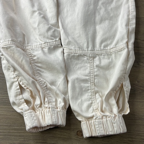 We the Free Women’s Cream High Rise Revival Cotton Denim Joggers, size XS - Picture 15 of 16